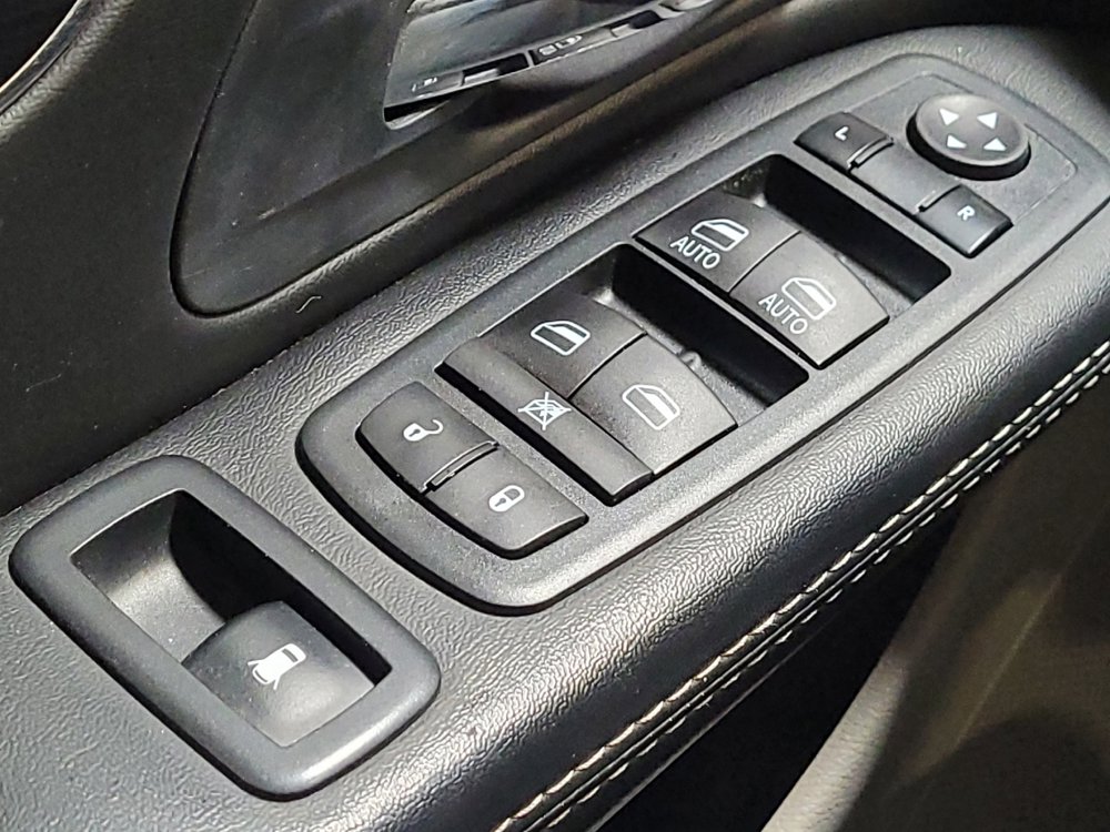 Used 2018 Dodge Grand Caravan SXT FWD image 27