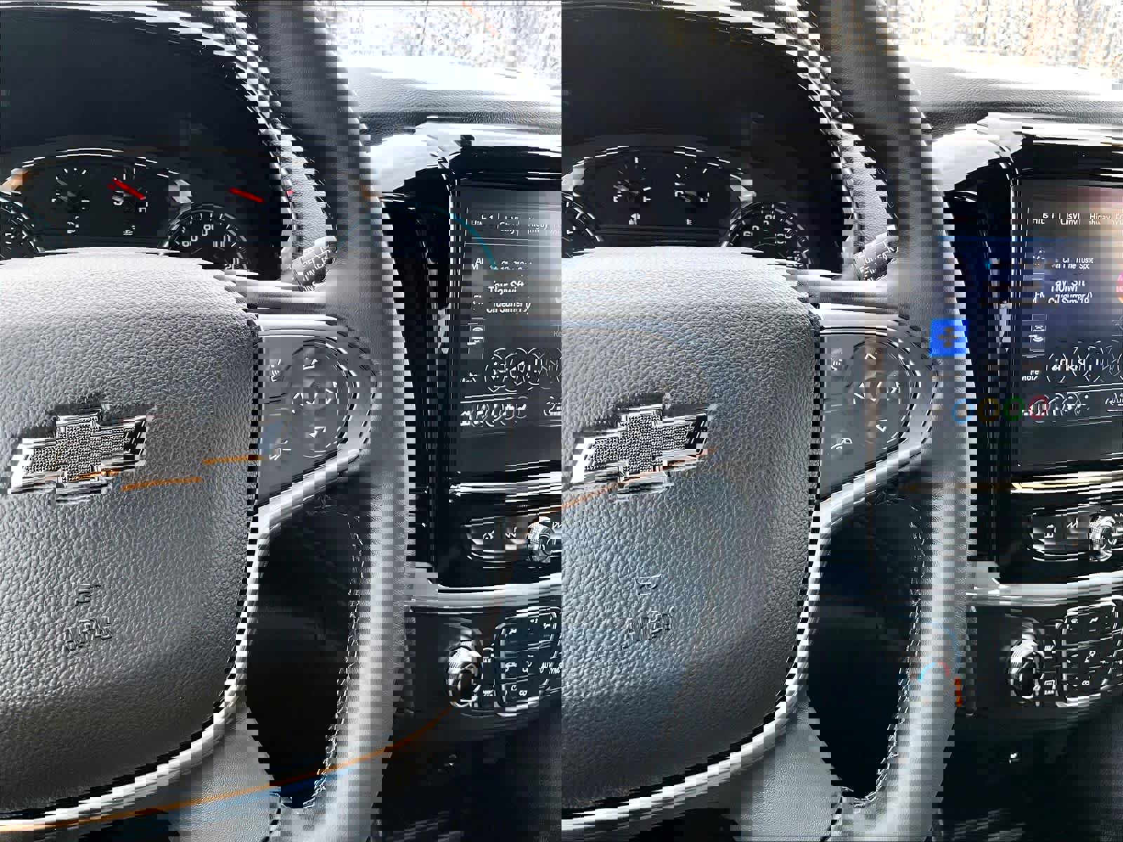 Used 2023 Chevrolet Traverse LT w/ Midnight/Sport Edition image 25