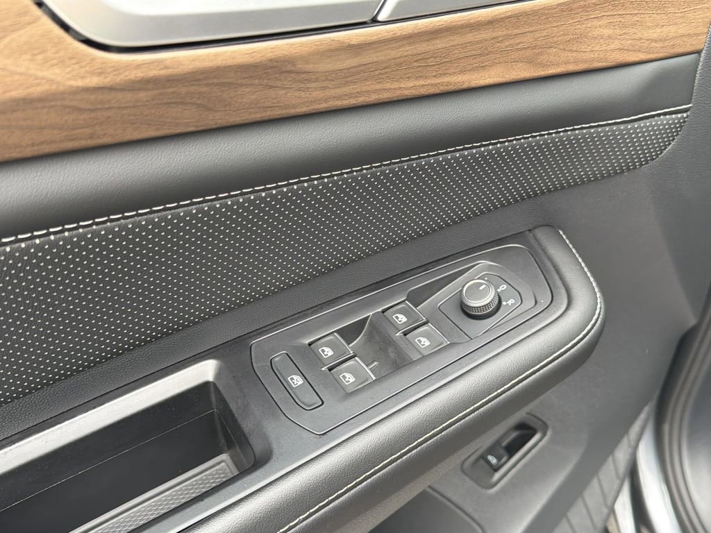 Used 2024 Volkswagen Atlas SE image 24