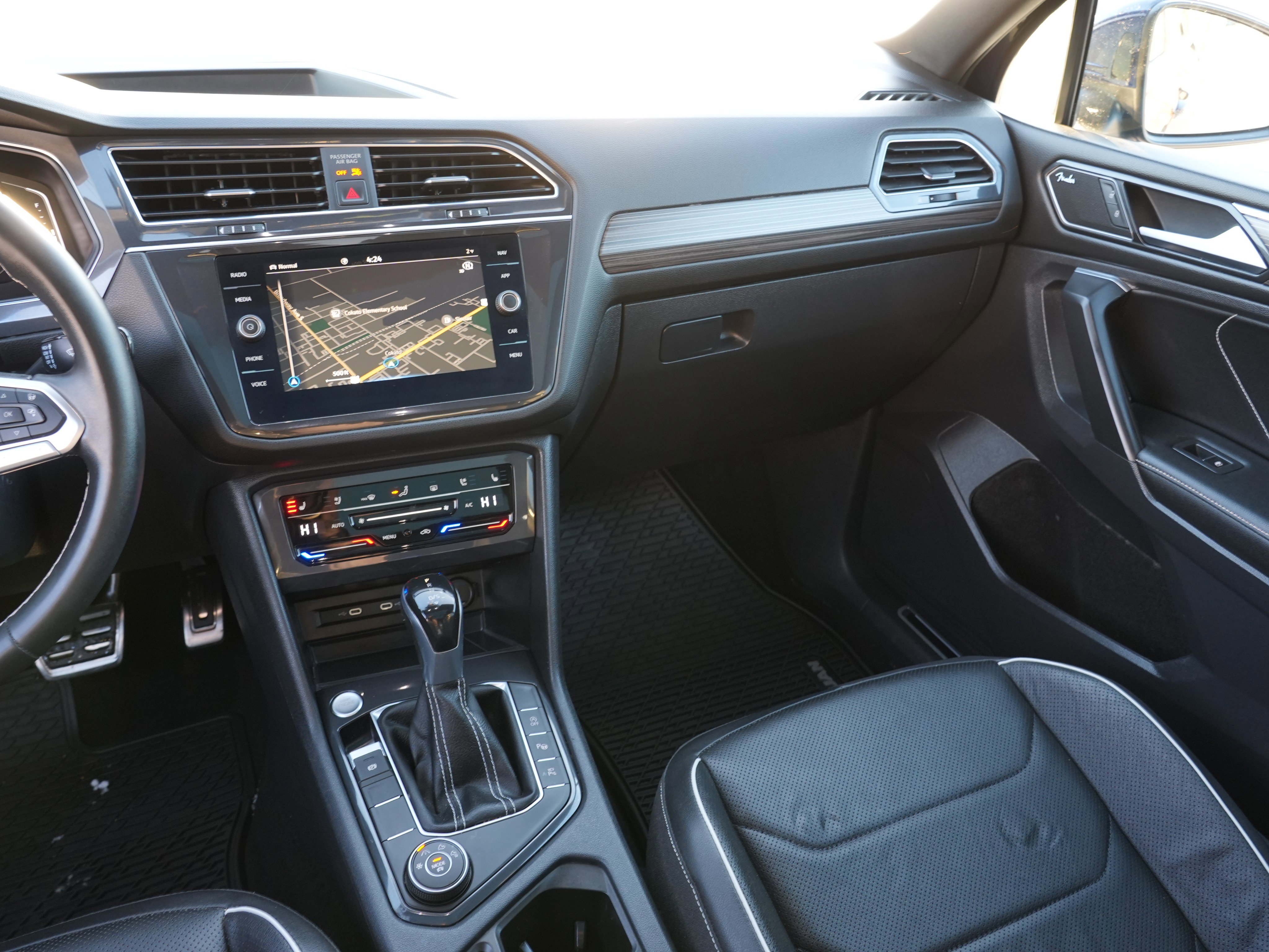 Used 2023 Volkswagen Tiguan SEL R-Line image 27