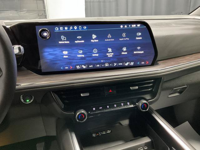 Used 2025 Chevrolet Suburban Premier AWD/4WD image 26