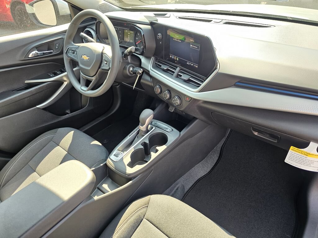New 2026 Chevrolet Trax LS w/ LS Convenience Package FWD image 29