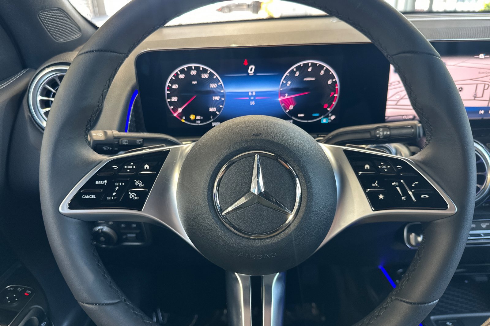 New 2025 Mercedes-Benz GLB 250 250 image 24