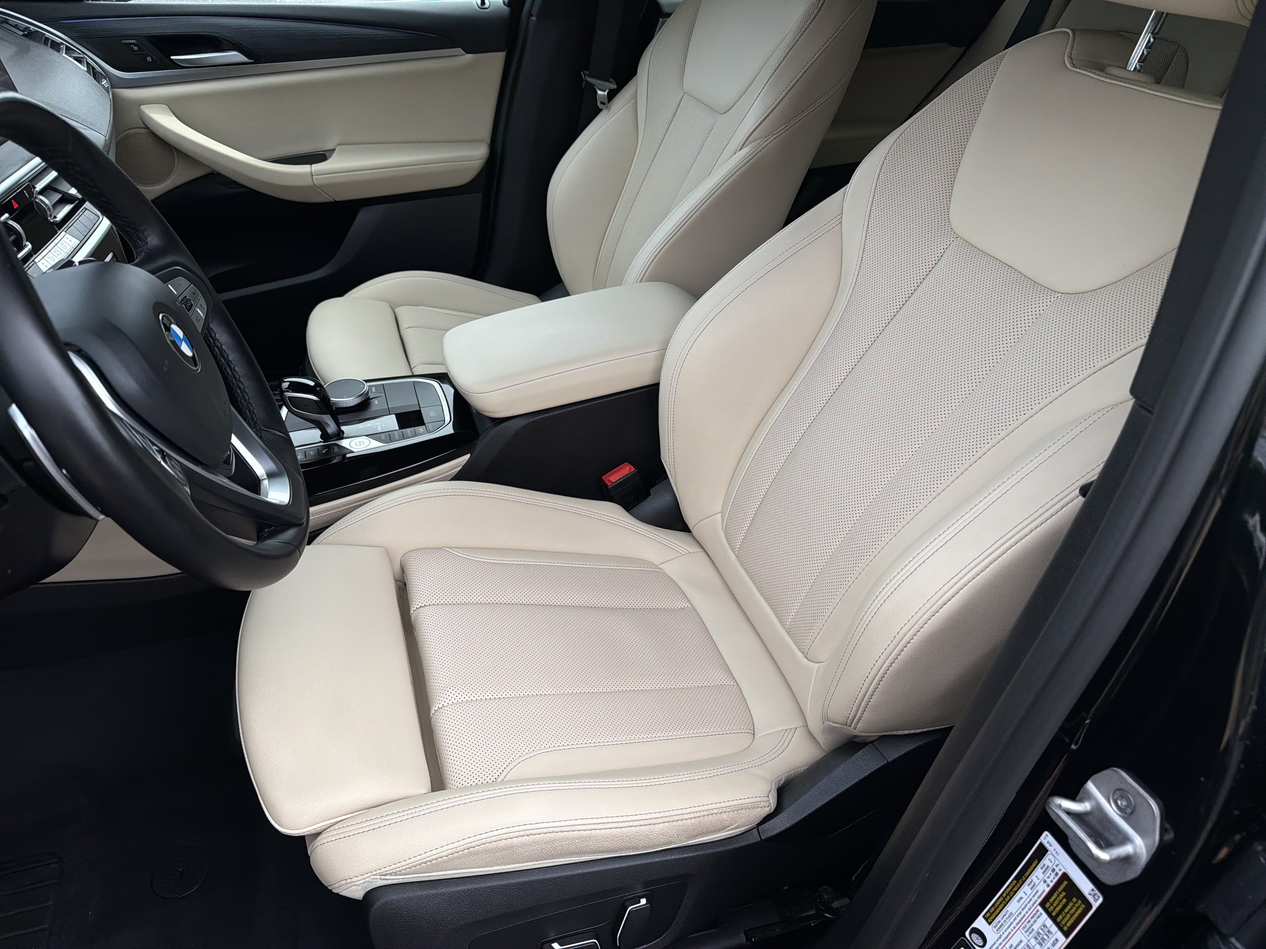 Certified 2025 BMW X4 xDrive30i w/ Premium Package AWD/4WD image 19