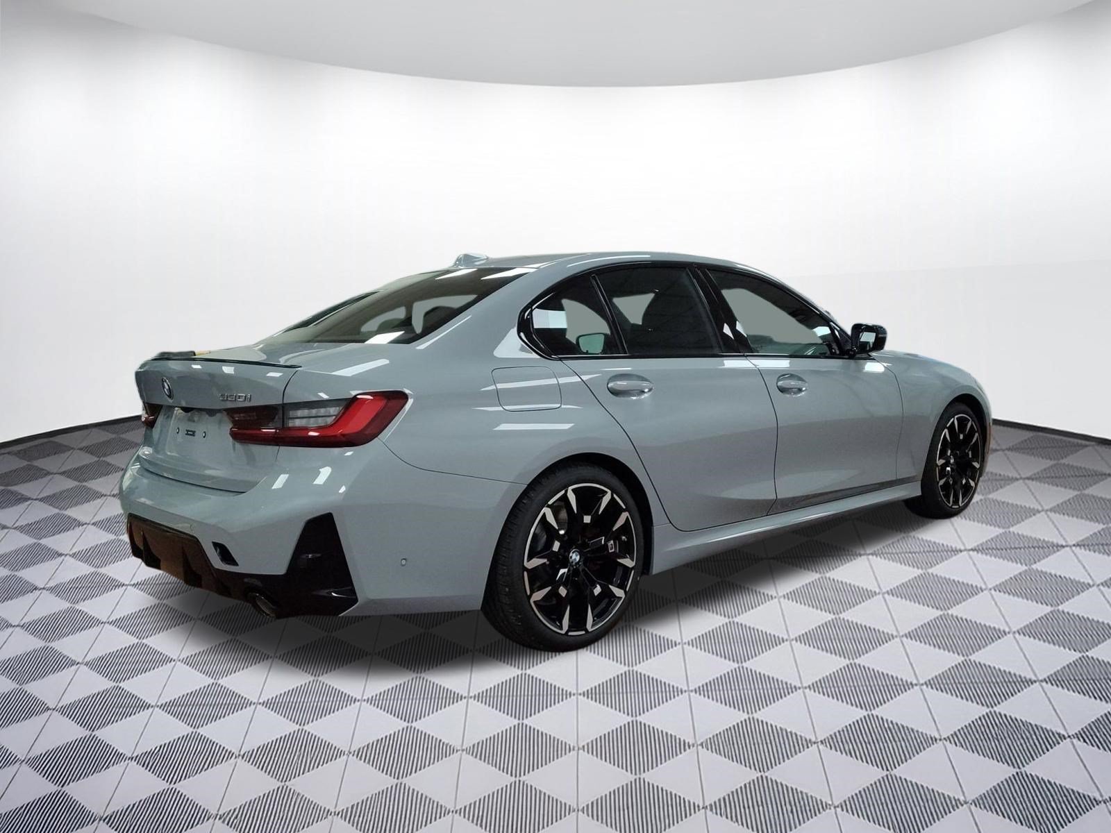 Used 2026 BMW 330i xDrive Sedan w/ M Sport Package AWD/4WD image 7