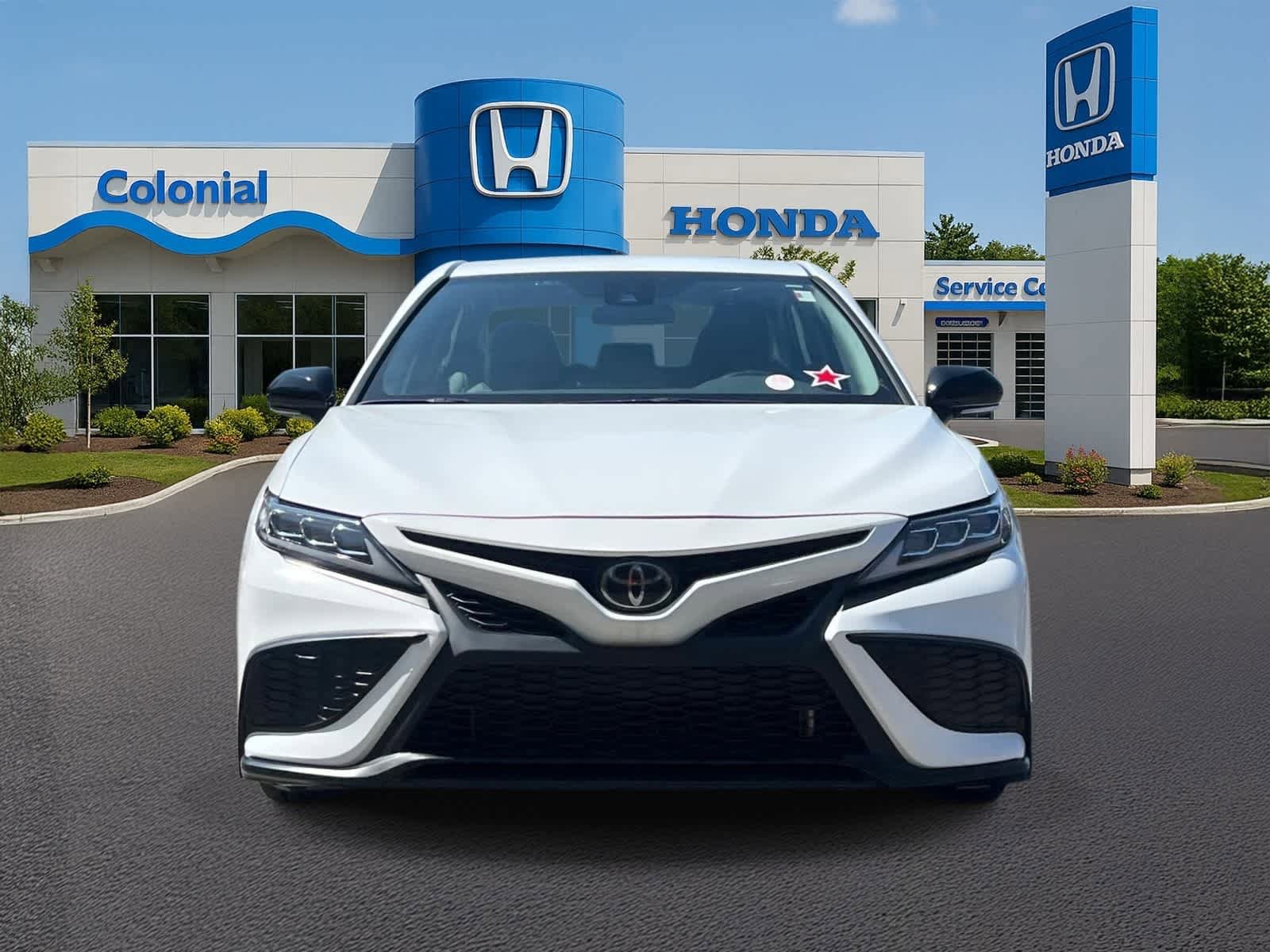Used 2023 Toyota Camry SE w/ Cold Weather Package FWD image 11