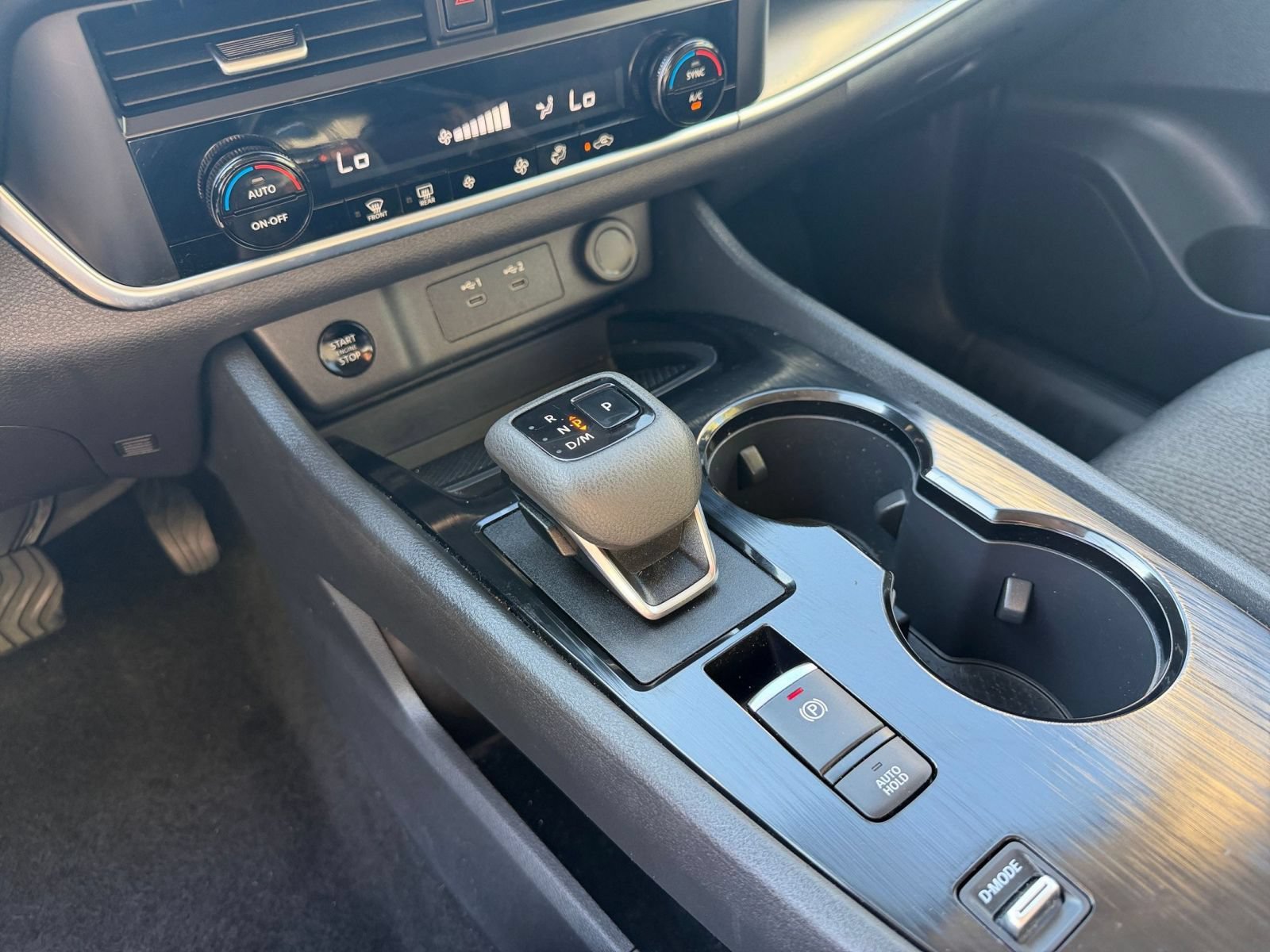 Used 2025 Nissan Rogue SV FWD image 43