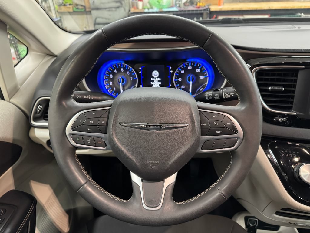 Used 2023 Chrysler Voyager LX FWD image 19