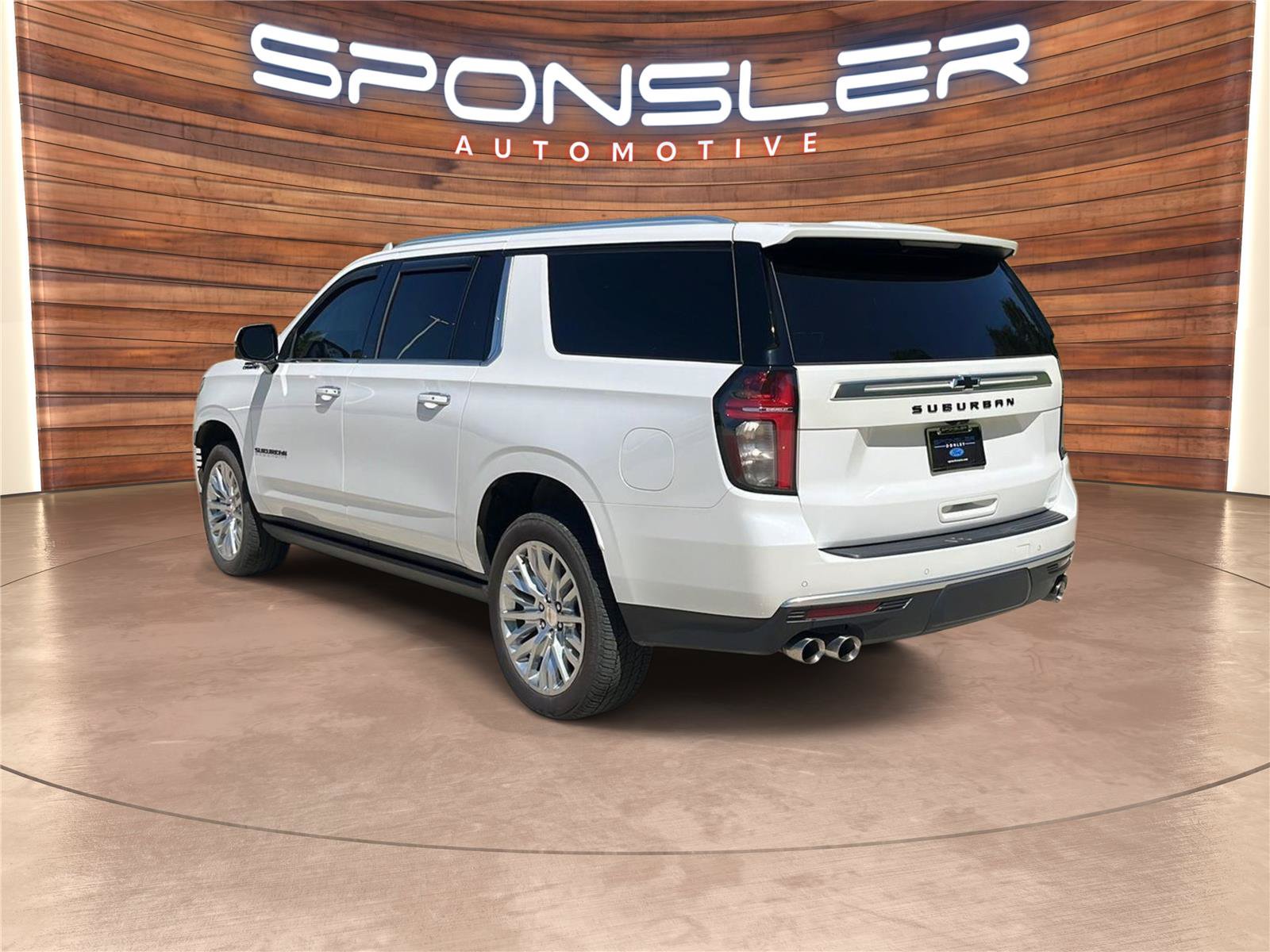 Used 2024 Chevrolet Suburban High Country w/ Premium Package AWD/4WD image 3
