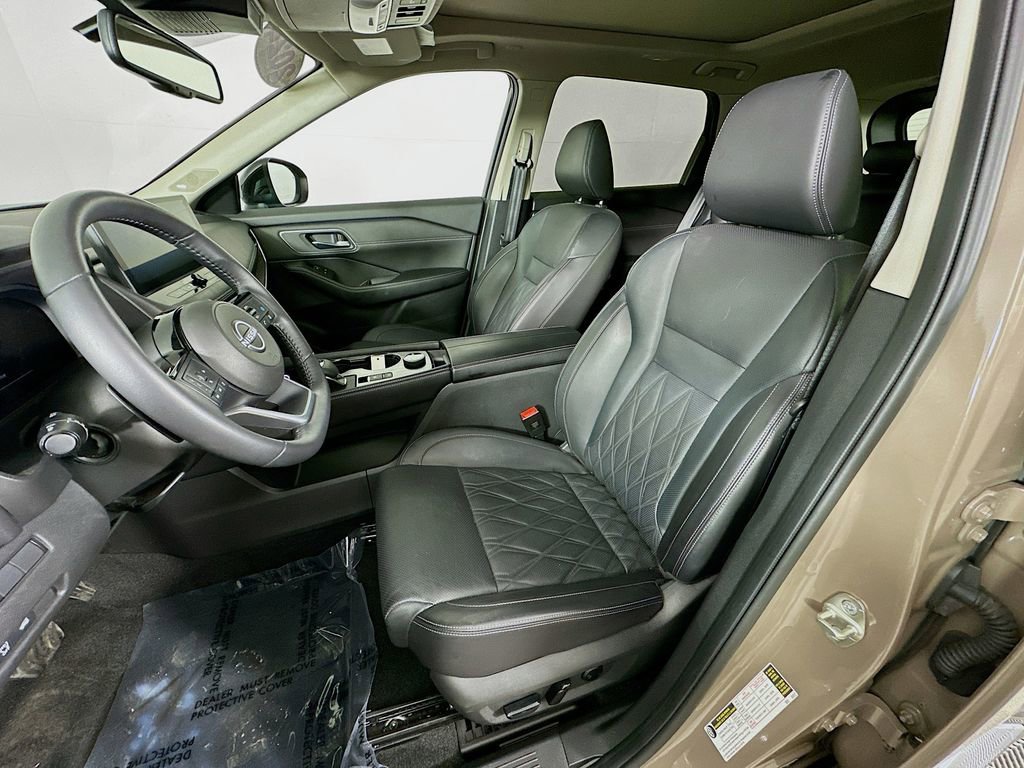 Certified 2024 Nissan Rogue Platinum image 31