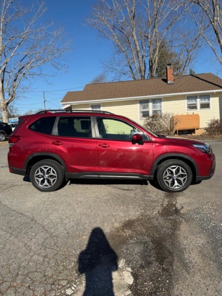 Used 2020 Subaru Forester Premium AWD/4WD image 4