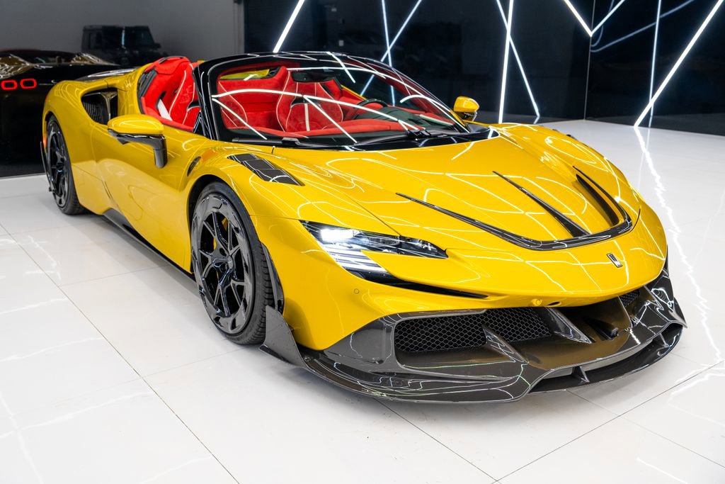 Used 2022 Ferrari SF90 Spider image 6