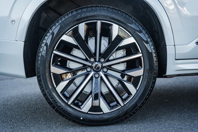 New 2026 Volvo XC90 B6 Plus image 18