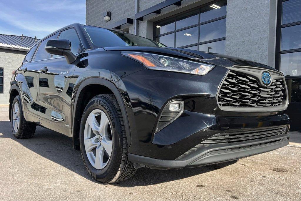 Used 2021 Toyota Highlander LE image 12