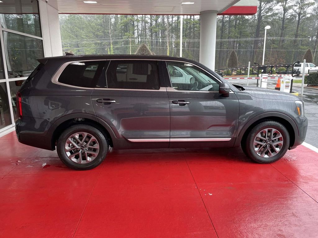 Used 2023 Kia Telluride LX image 11