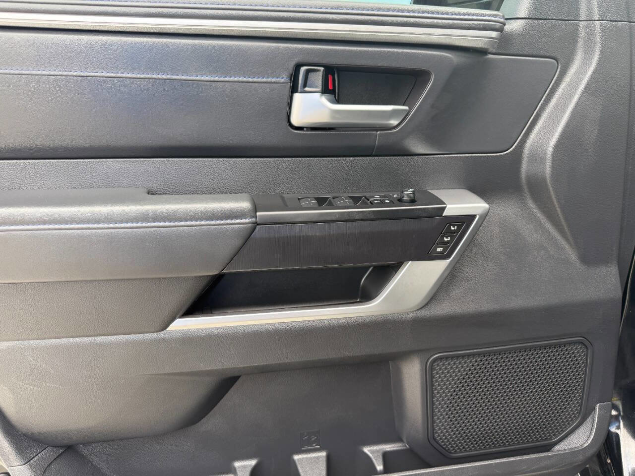 Used 2024 Toyota Sequoia Platinum AWD/4WD image 37