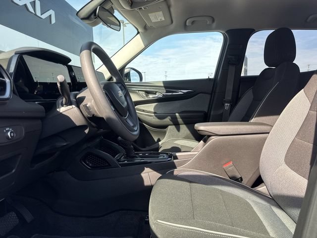 Used 2024 Chevrolet TrailBlazer LS w/ LS Convenience Package FWD image 12