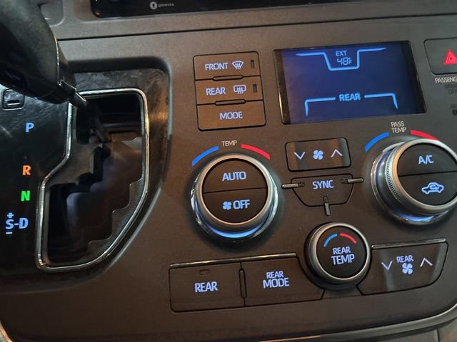 Used 2019 Toyota Sienna XLE image 23