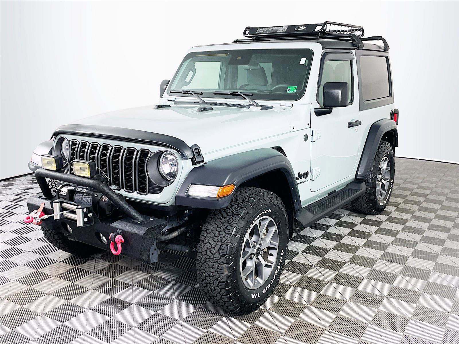 Used 2024 Jeep Wrangler Sport S image 3