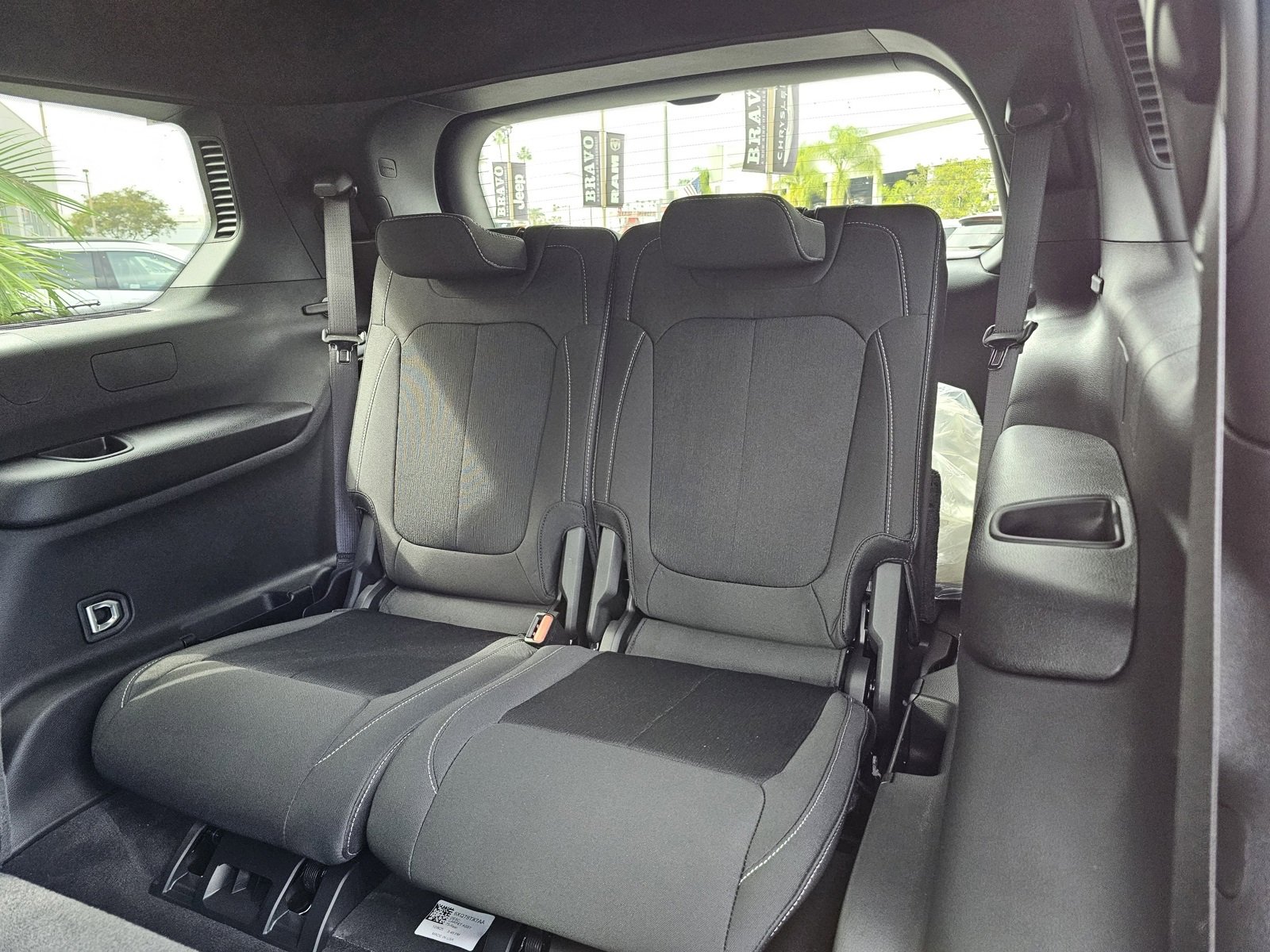 New 2025 Jeep Grand Cherokee L Laredo image 27