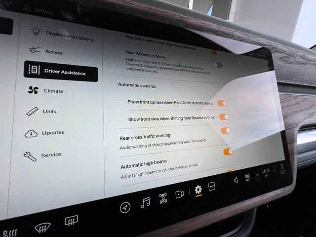 Used 2024 Rivian R1S Adventure image 26