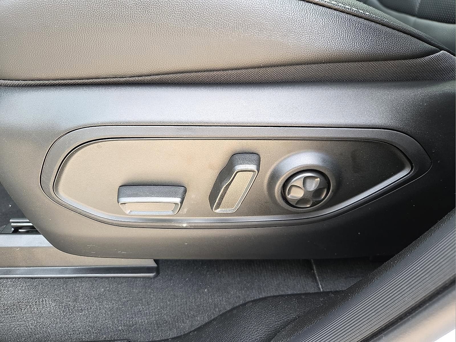 New 2026 Jeep Grand Cherokee Limited w/ Luxury Tech Group II image 15