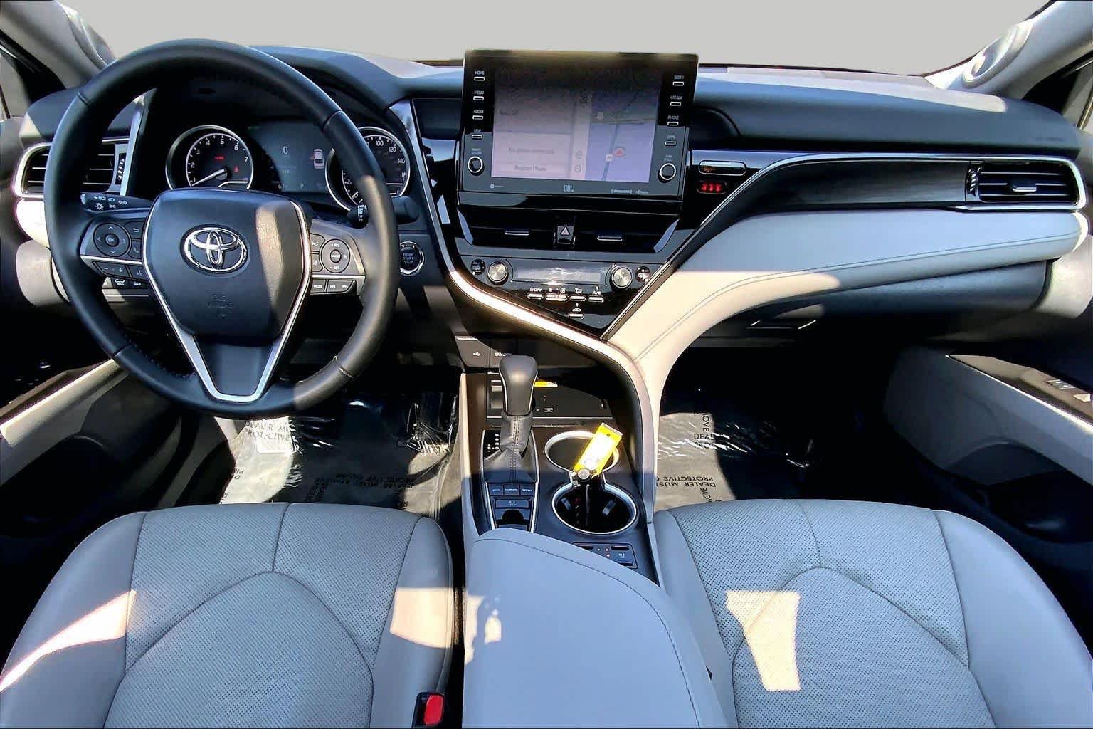 Used 2023 Toyota Camry XLE w/ Navigation Package FWD image 16