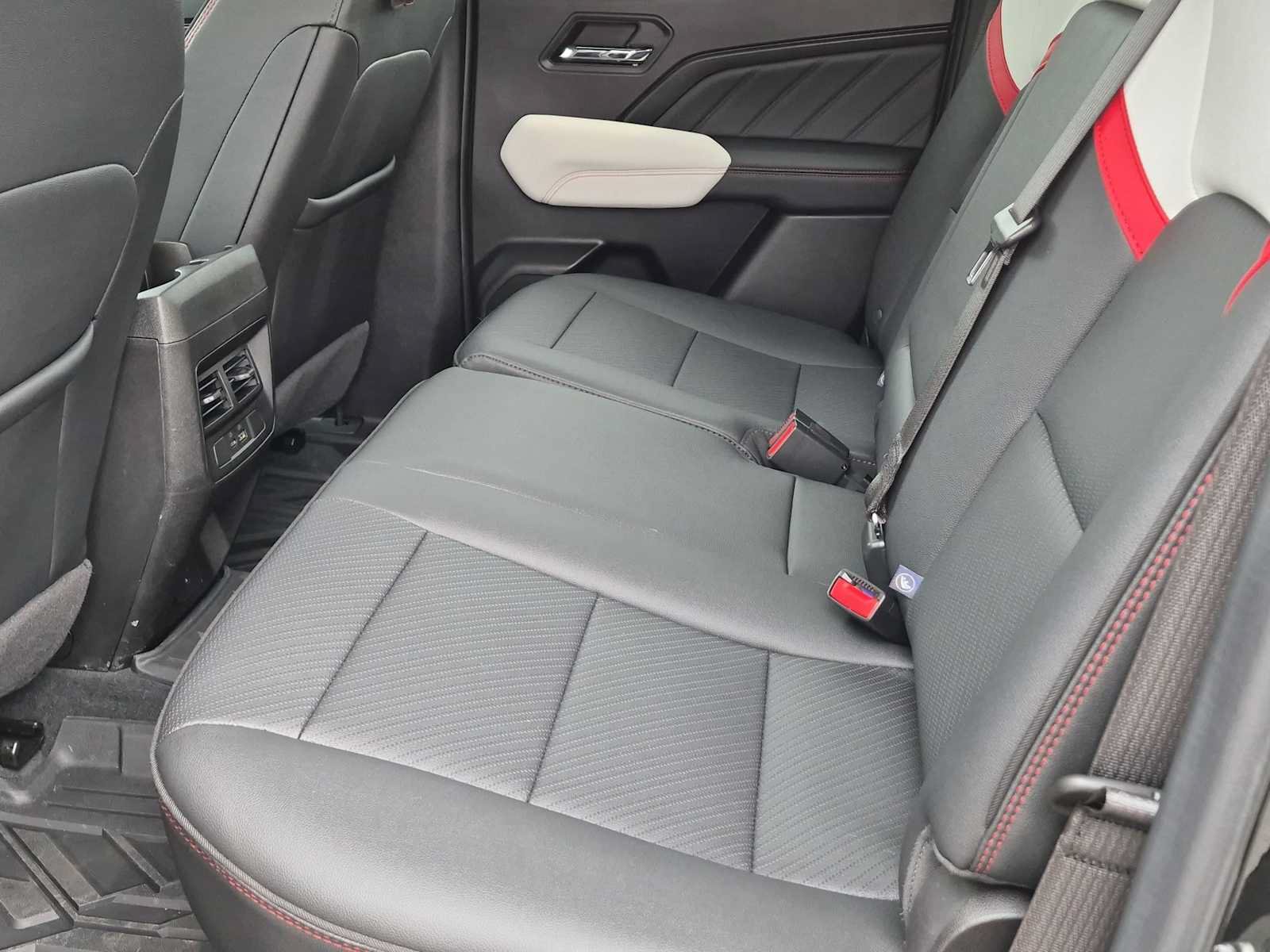 Used 2024 GMC Canyon AT4X AWD/4WD image 21
