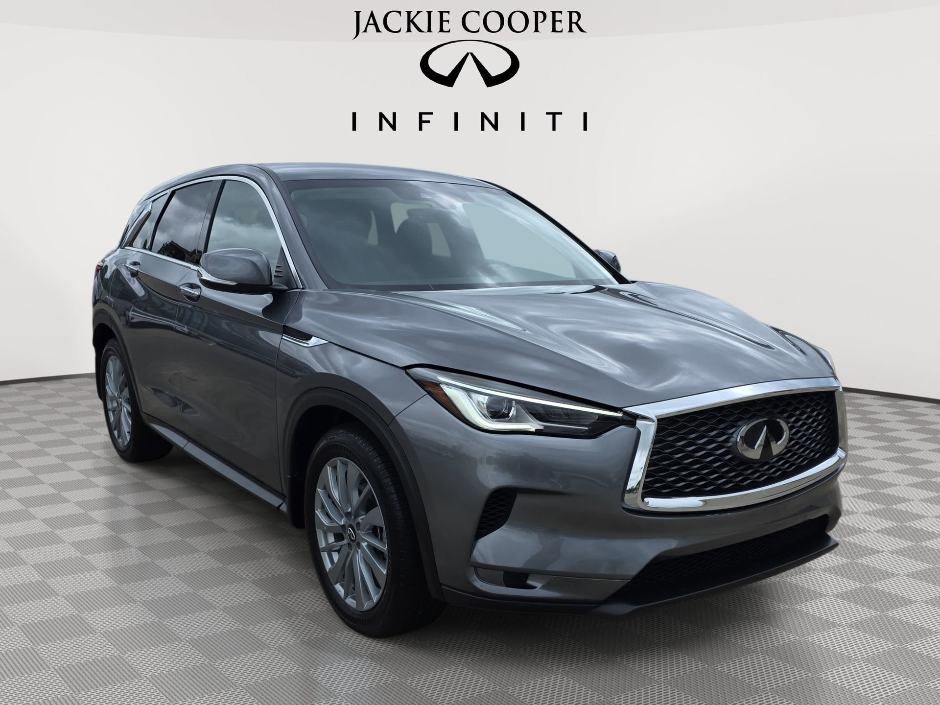 Certified 2025 INFINITI QX50 Pure image 3