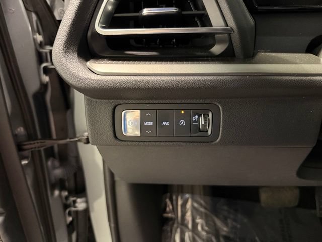 Used 2024 Chevrolet Traverse LT AWD/4WD image 18