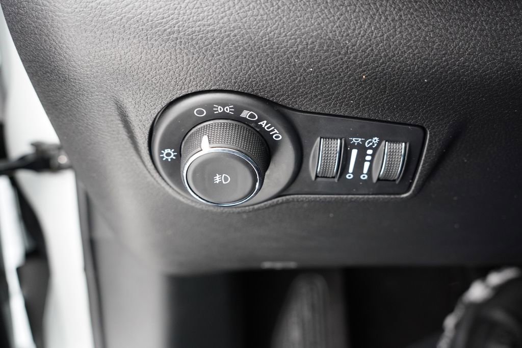 Certified 2022 Jeep Compass Limited image 23