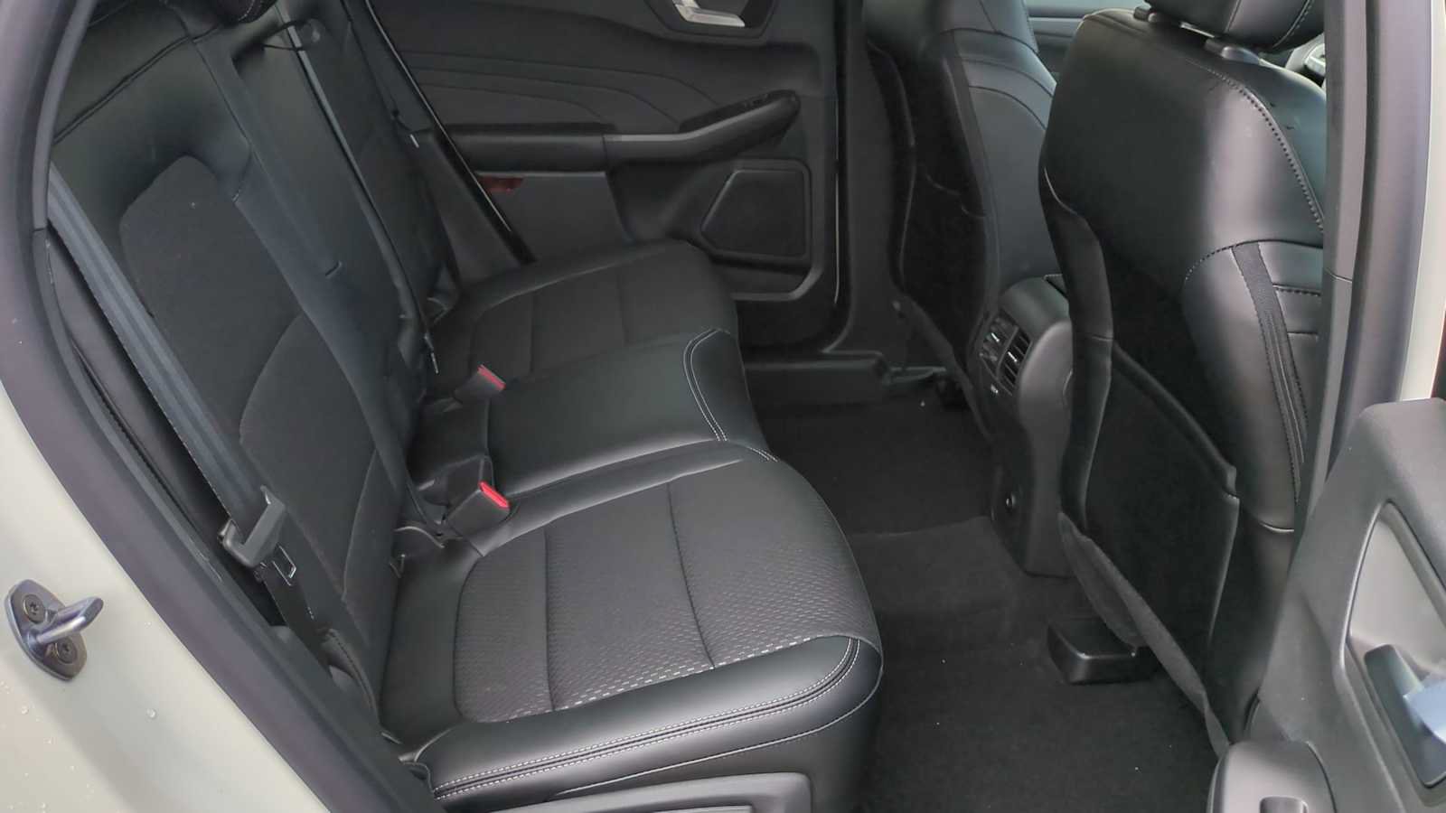 New 2025 Ford Escape SE FWD image 16