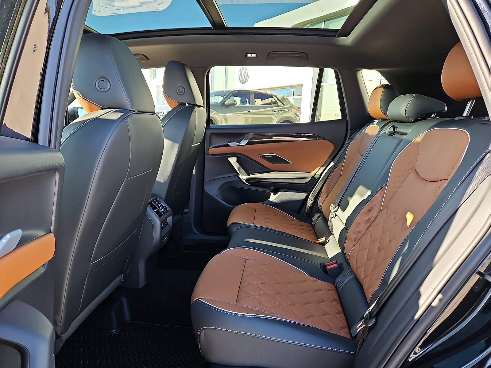 New 2026 Volkswagen Tiguan SEL R-Line image 11