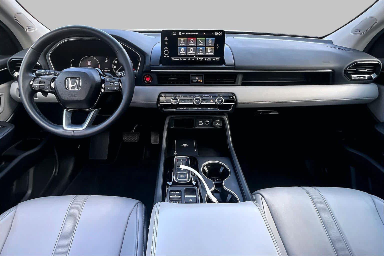 Used 2025 Honda Pilot Touring image 16