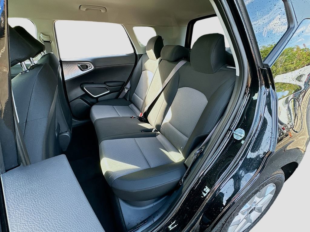Certified 2025 Kia Soul LX w/ LX Technology Package image 22