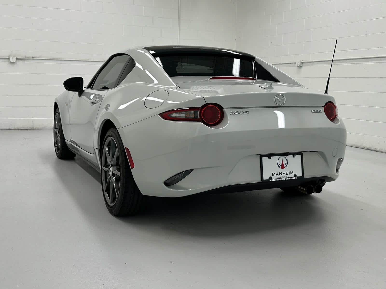 Used 2017 MAZDA MX-5 Miata RF Grand Touring RWD image 15