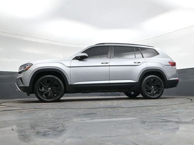 Used 2022 Volkswagen Atlas SE w/ Black Wheel Package image 34