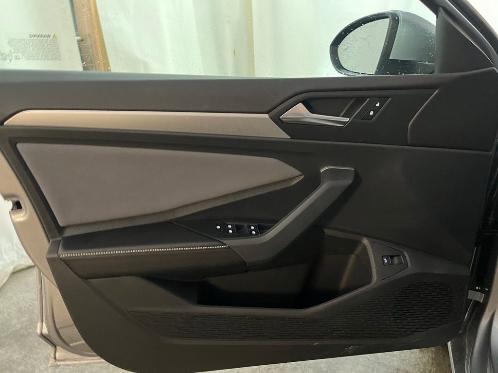 New 2026 Volkswagen Jetta SE FWD image 9