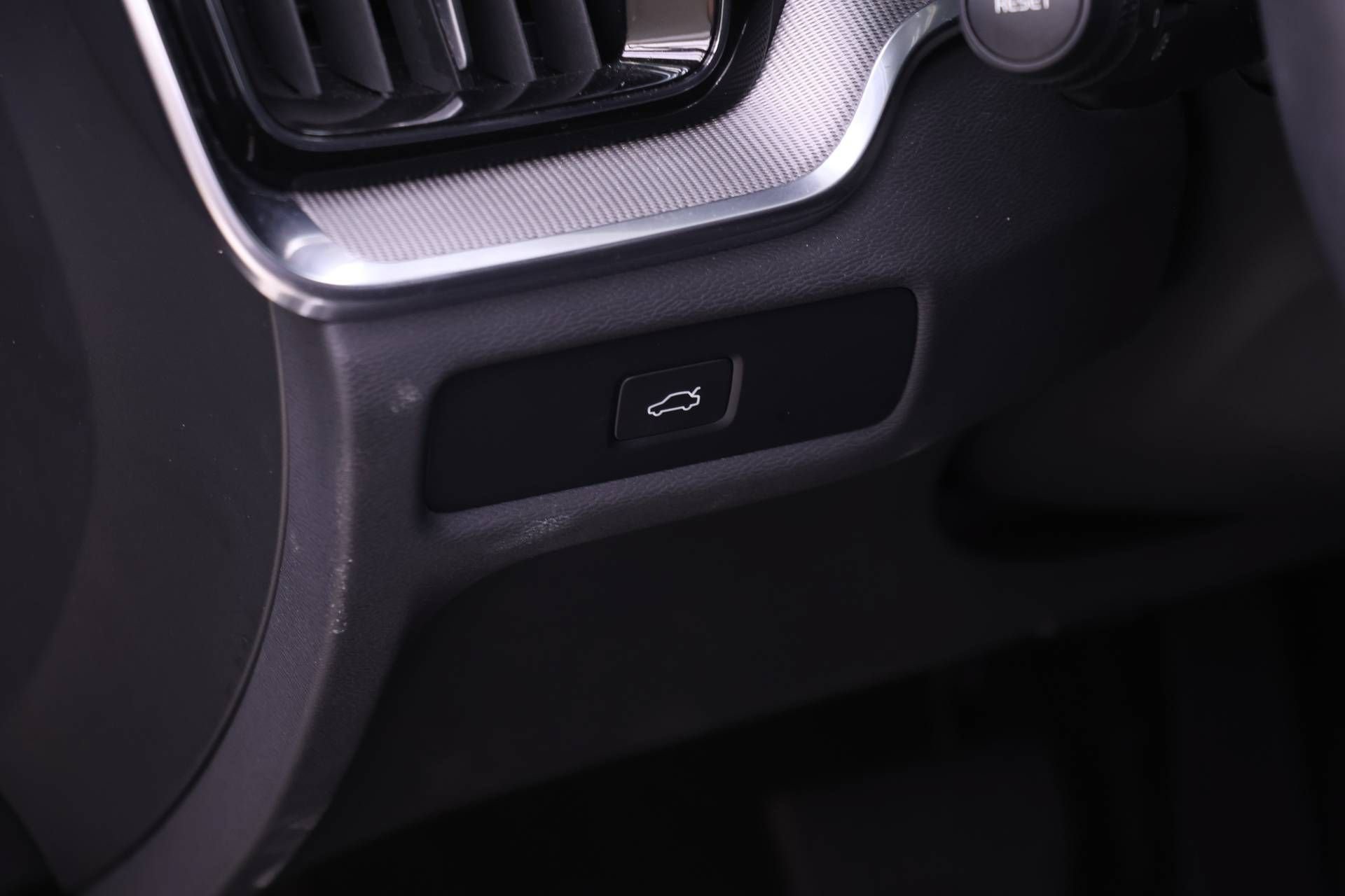Certified 2024 Volvo S60 B5 Plus FWD image 19