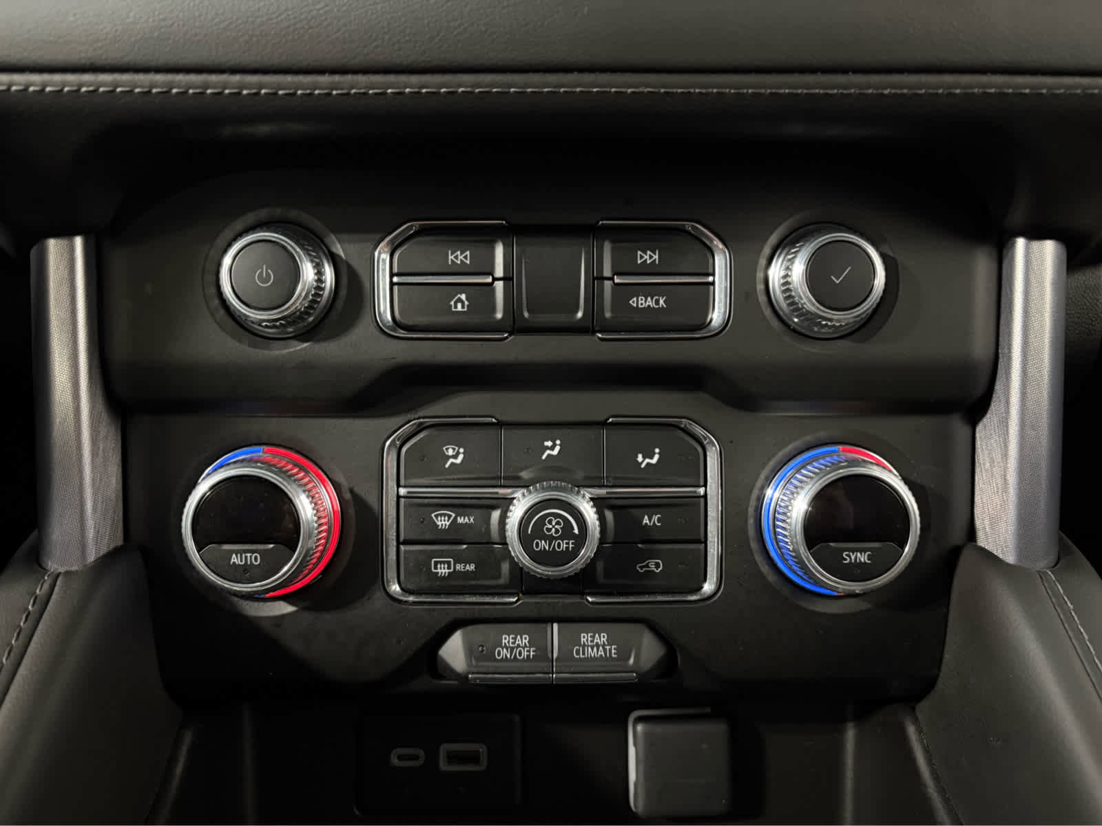 Certified 2024 GMC Yukon XL SLE AWD/4WD image 24