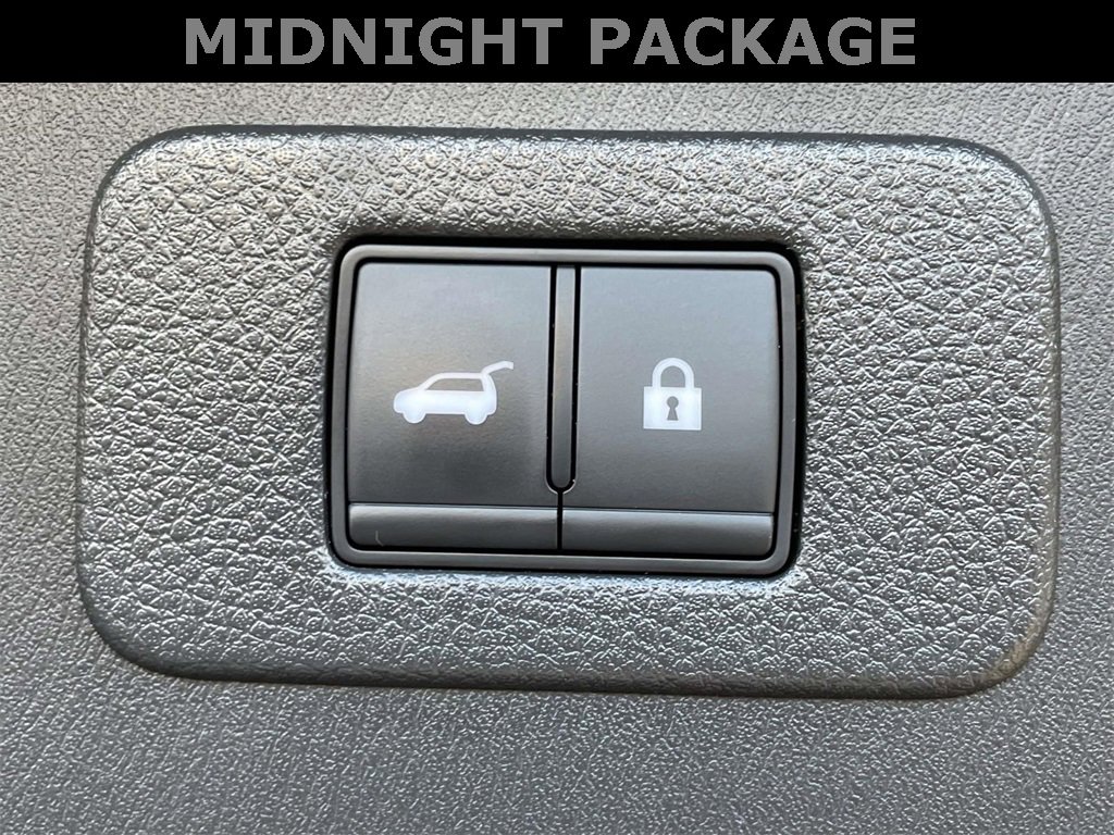 Used 2023 Nissan Armada SL w/ Midnight Edition Package image 9