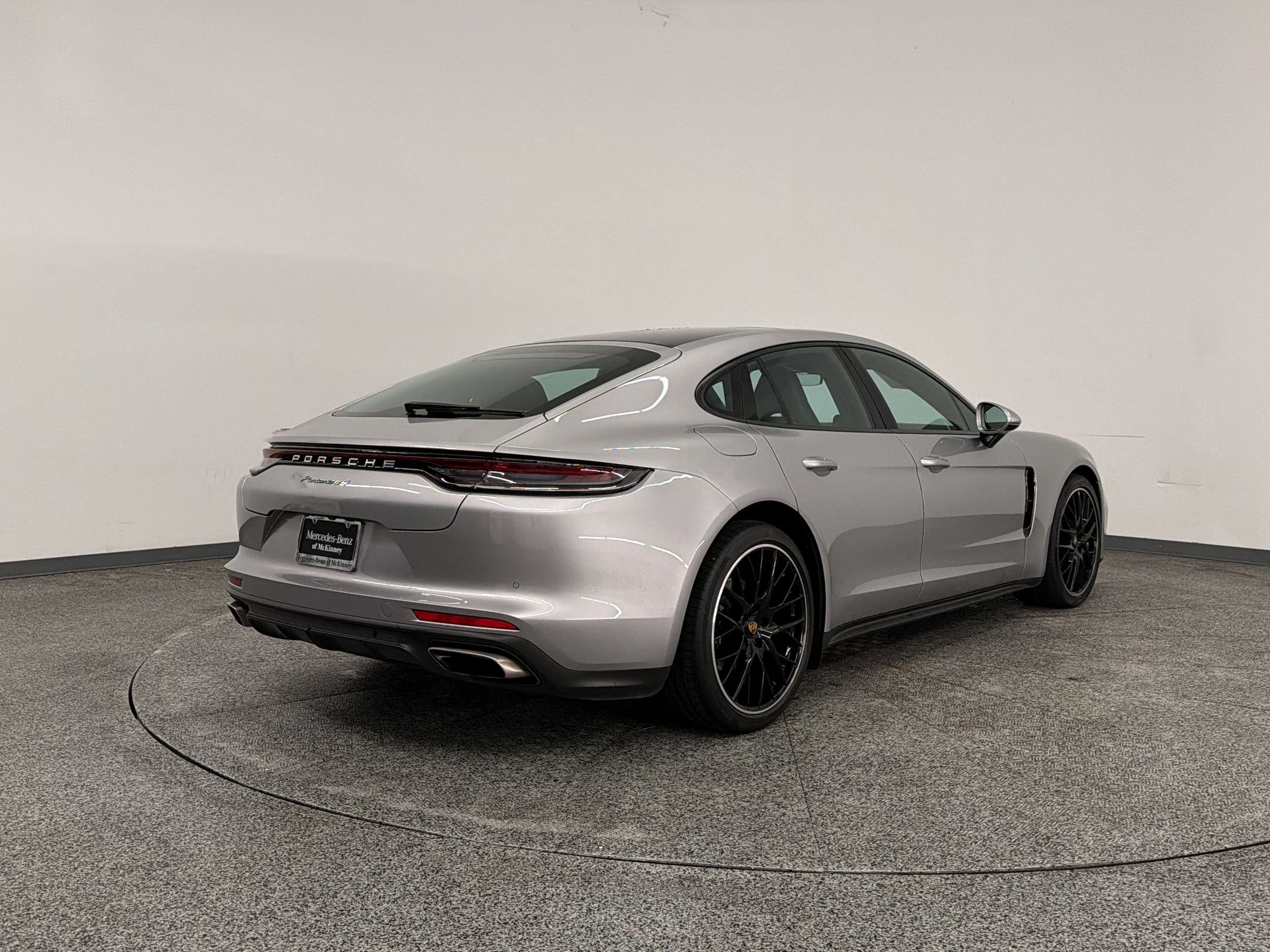 Used 2022 Porsche Panamera 4 AWD/4WD image 8