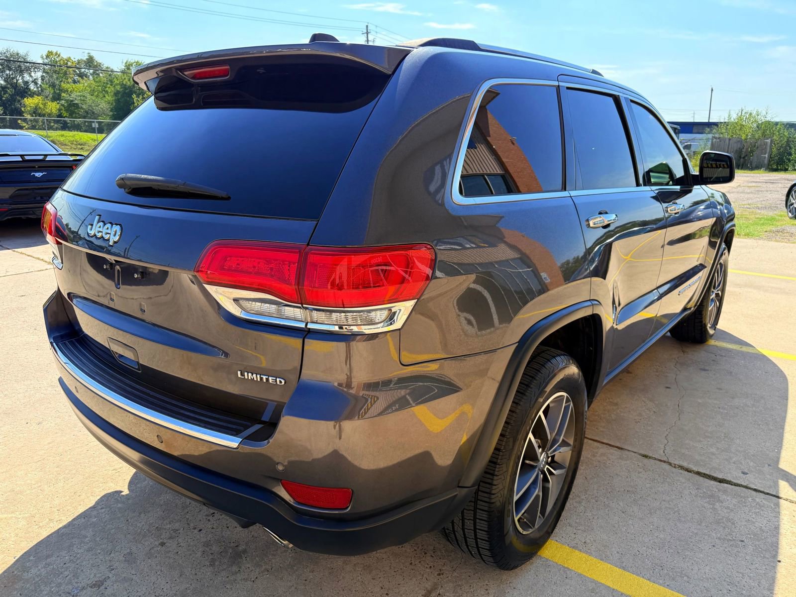 Used 2018 Jeep Grand Cherokee Limited w/ Luxury Group II image 7