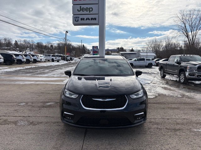 New 2026 Chrysler Pacifica Select image 2