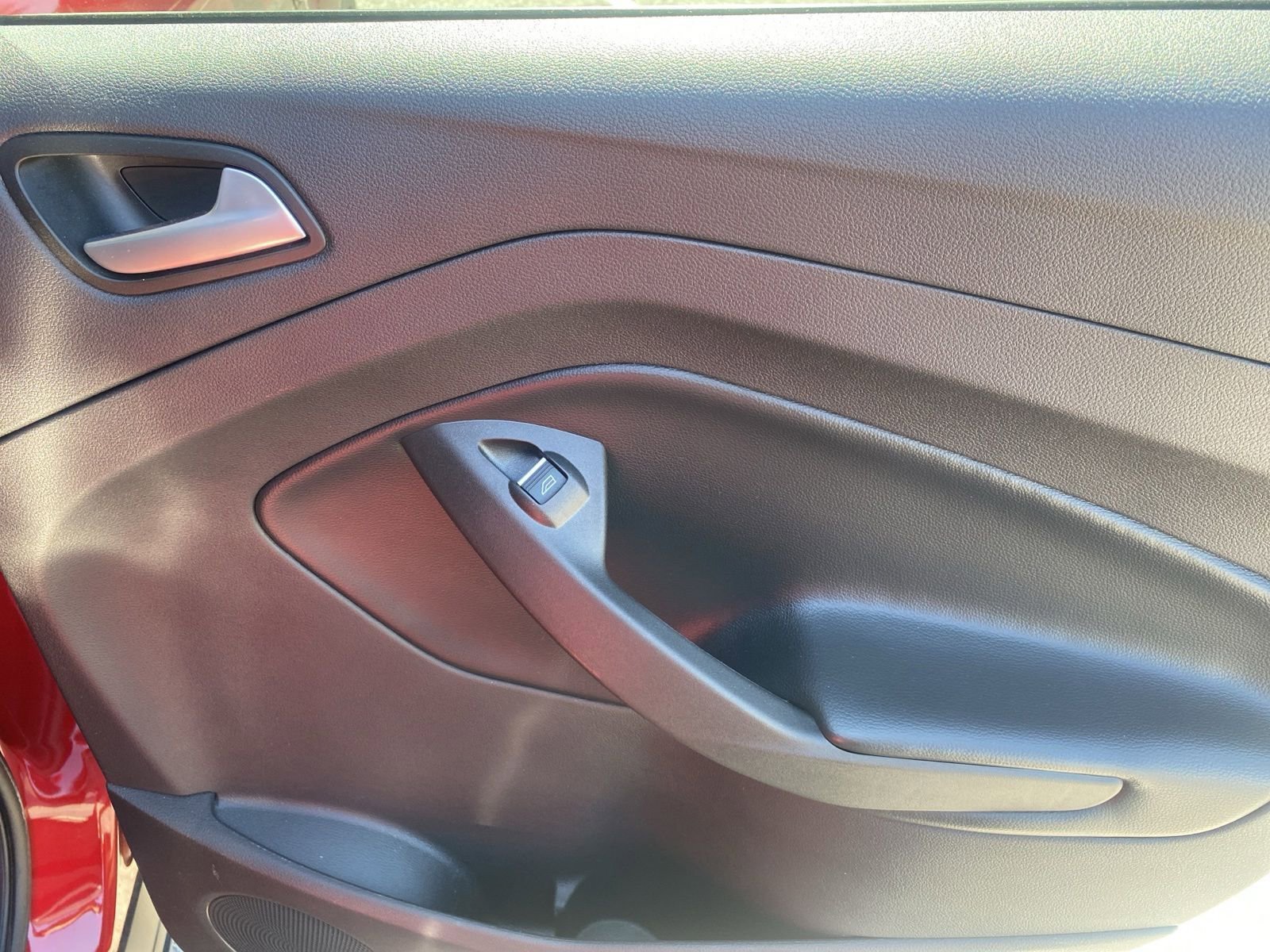 Used 2019 Ford Escape SEL FWD image 25