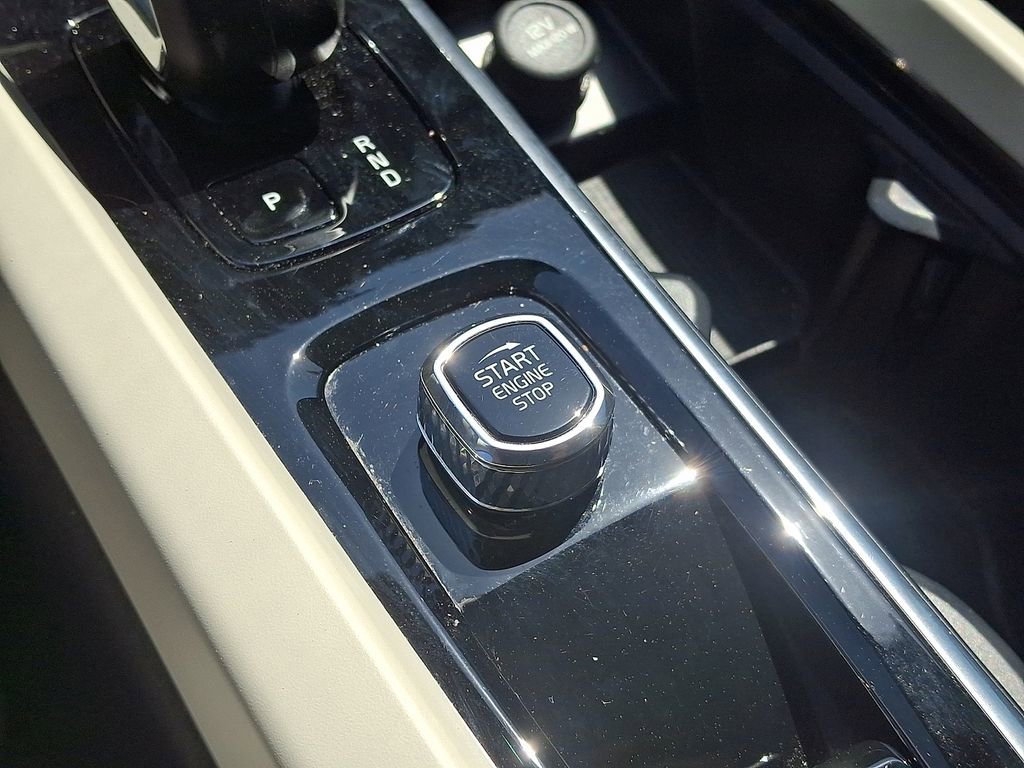 Used 2024 Volvo XC60 B5 Plus w/ Protection Package Premier image 23