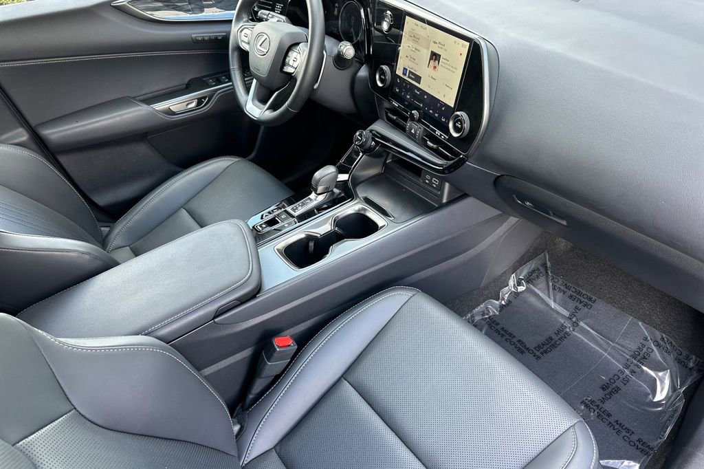 Used 2025 Lexus NX 350h AWD w/ Accessory Package (2T) image 19