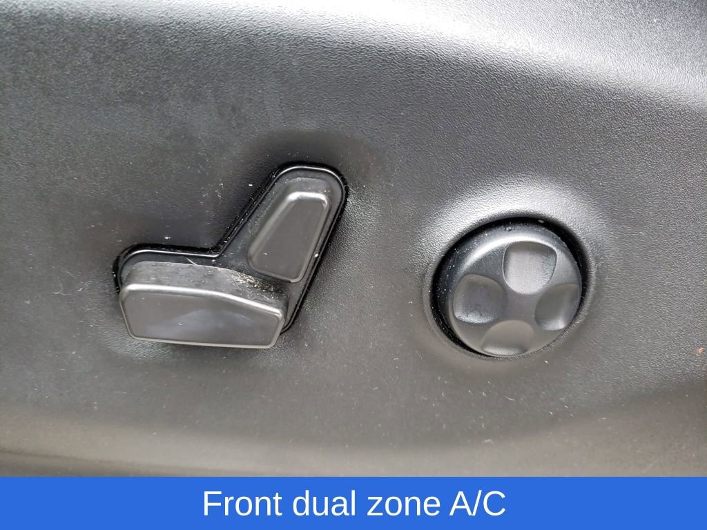 Used 2022 Chrysler Pacifica Touring-L image 17