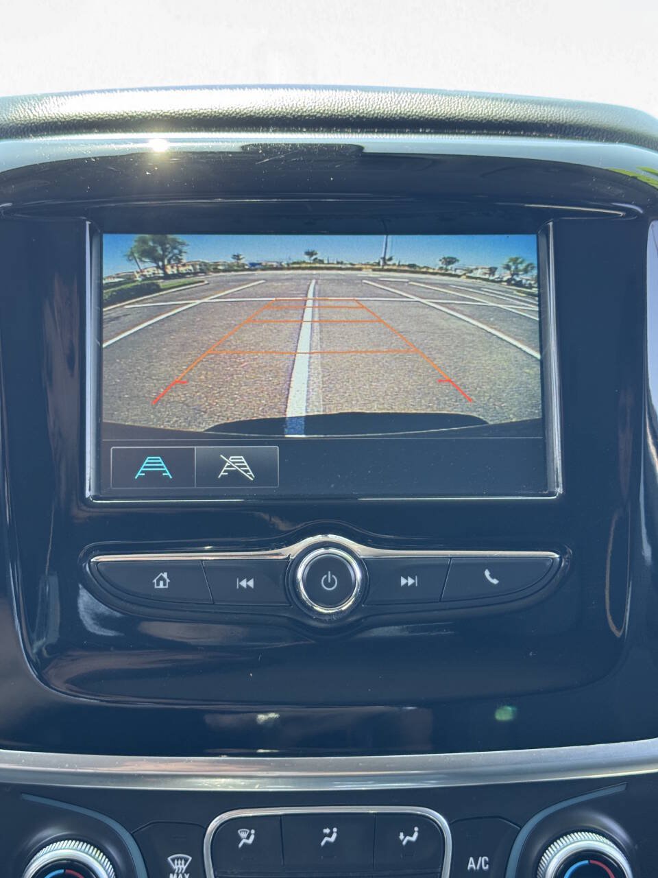 Used 2018 Chevrolet Traverse LT FWD image 22