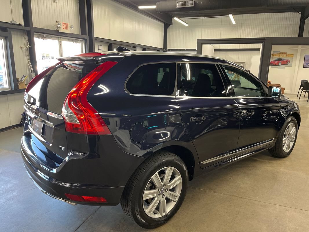 Used 2017 Volvo XC60 T5 Inscription w/ Preferred Option Package FWD image 14